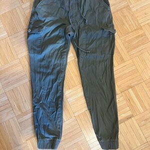 ALMOST FAMOUS Olive Green Cargo Pants, Jogger style